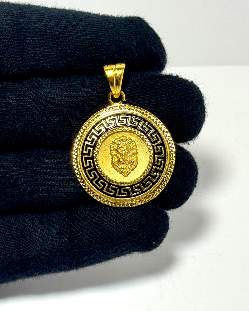 Lion Locket | 1 Grm Gold
